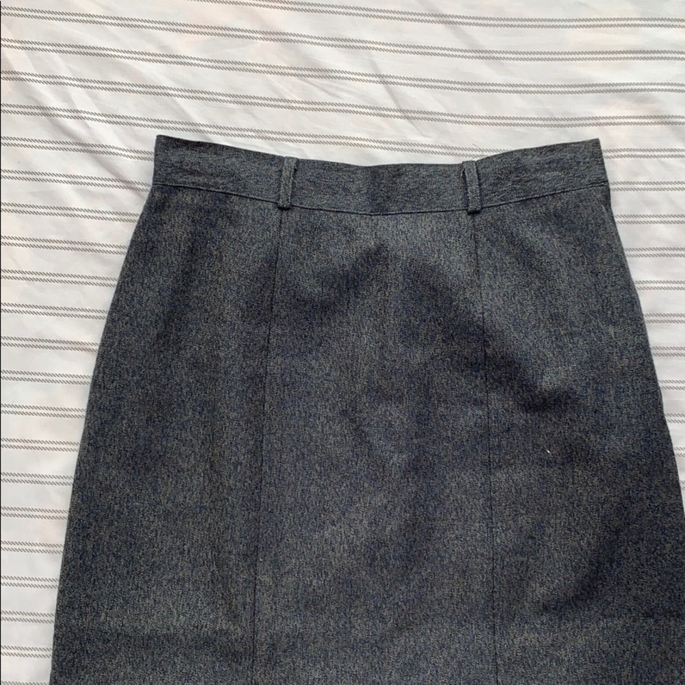 ✔️ Long Gray Ann Taylor Skirt ✔️
